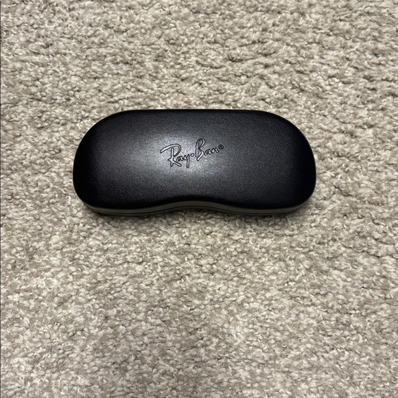 Authentic Ray-Ban Black Leather Hard shell Case - to protect glasses - Picture 7 of 7